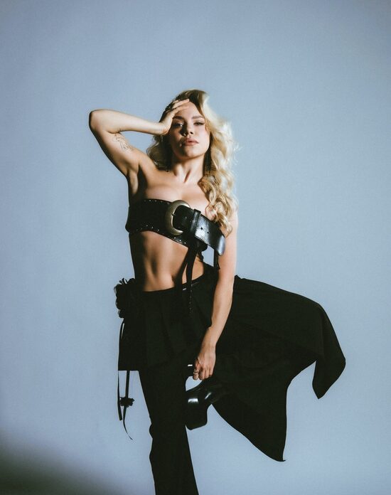 NEIDI KULL heels class